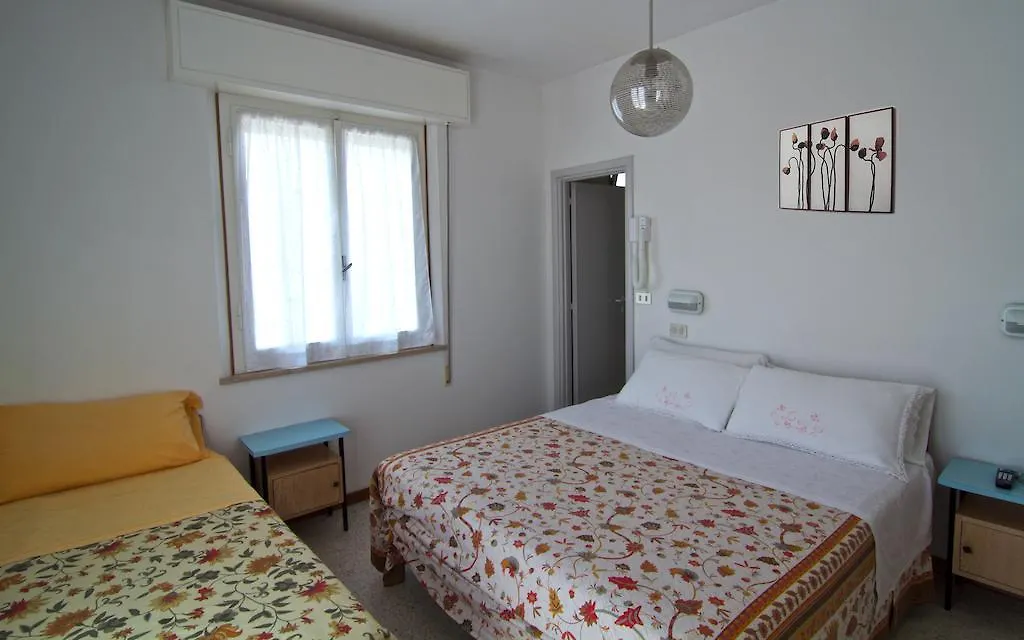 Hotel Villa Tua 리치오네